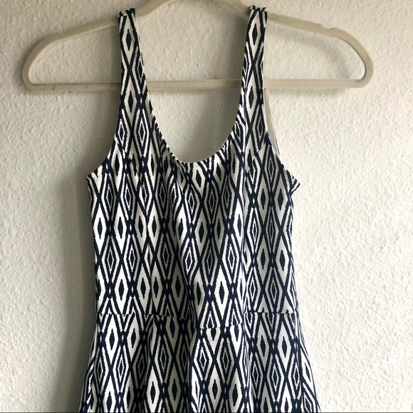 H&M tribal diamond pattern dress - Picture 1 of 6